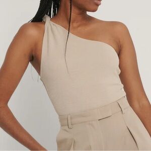 H&M Twist-Strap One-Shoulder Knit Tank in Light Beige